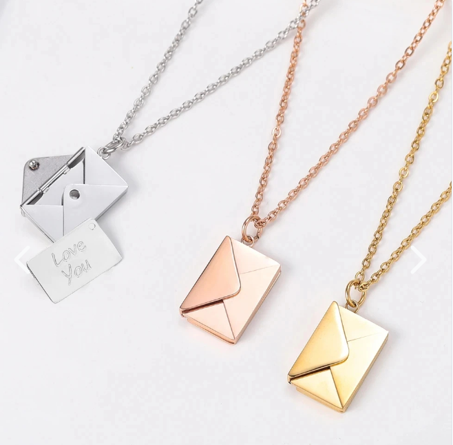 Collar Sobre Carta de Amor Love You